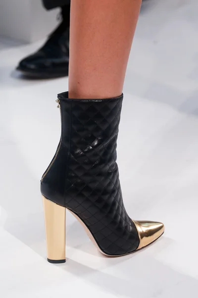 Look 18
